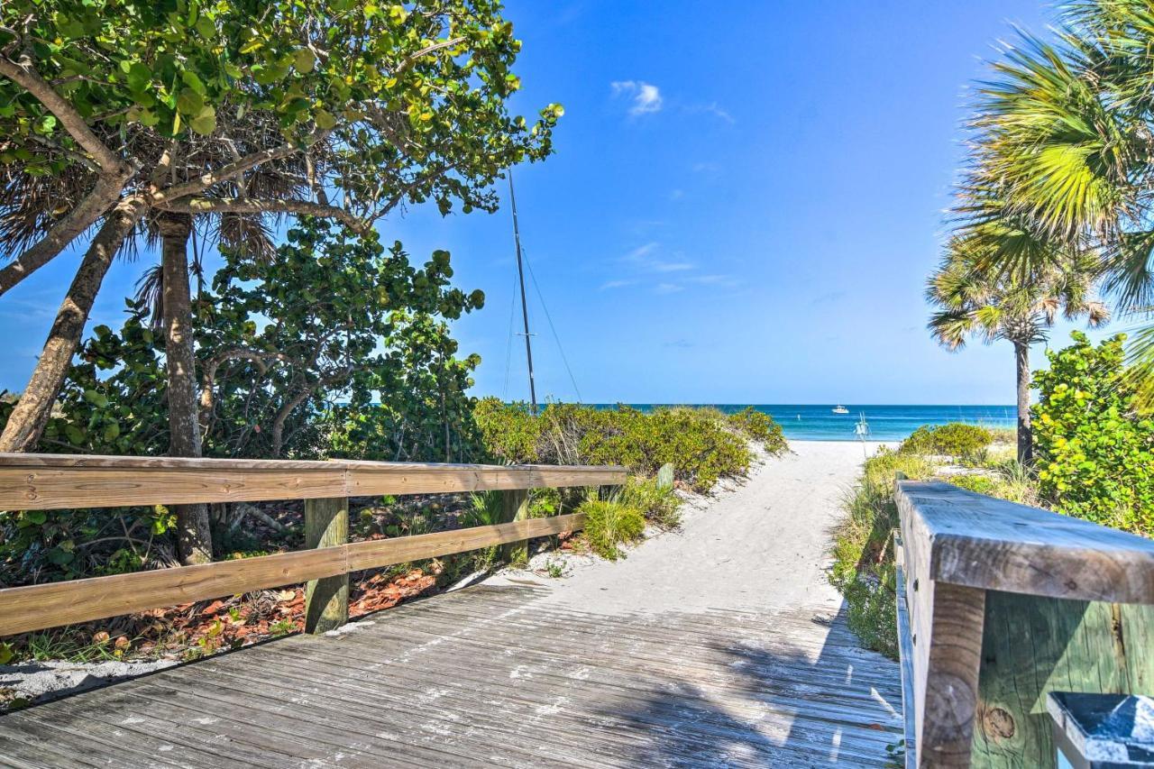 Florida Unit Steps From Indian Rocks Beach Access! Клиъруотър Бийч Екстериор снимка