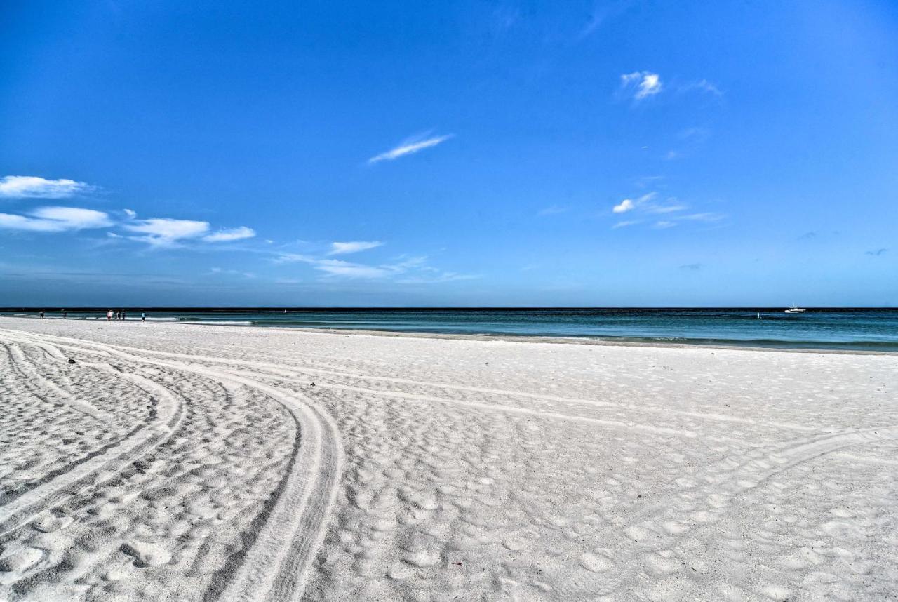 Florida Unit Steps From Indian Rocks Beach Access! Клиъруотър Бийч Екстериор снимка