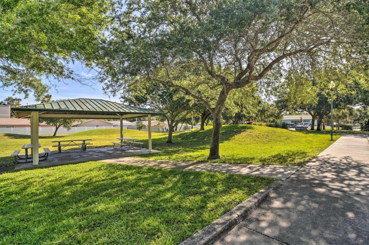 Florida Unit Steps From Indian Rocks Beach Access! Клиъруотър Бийч Екстериор снимка