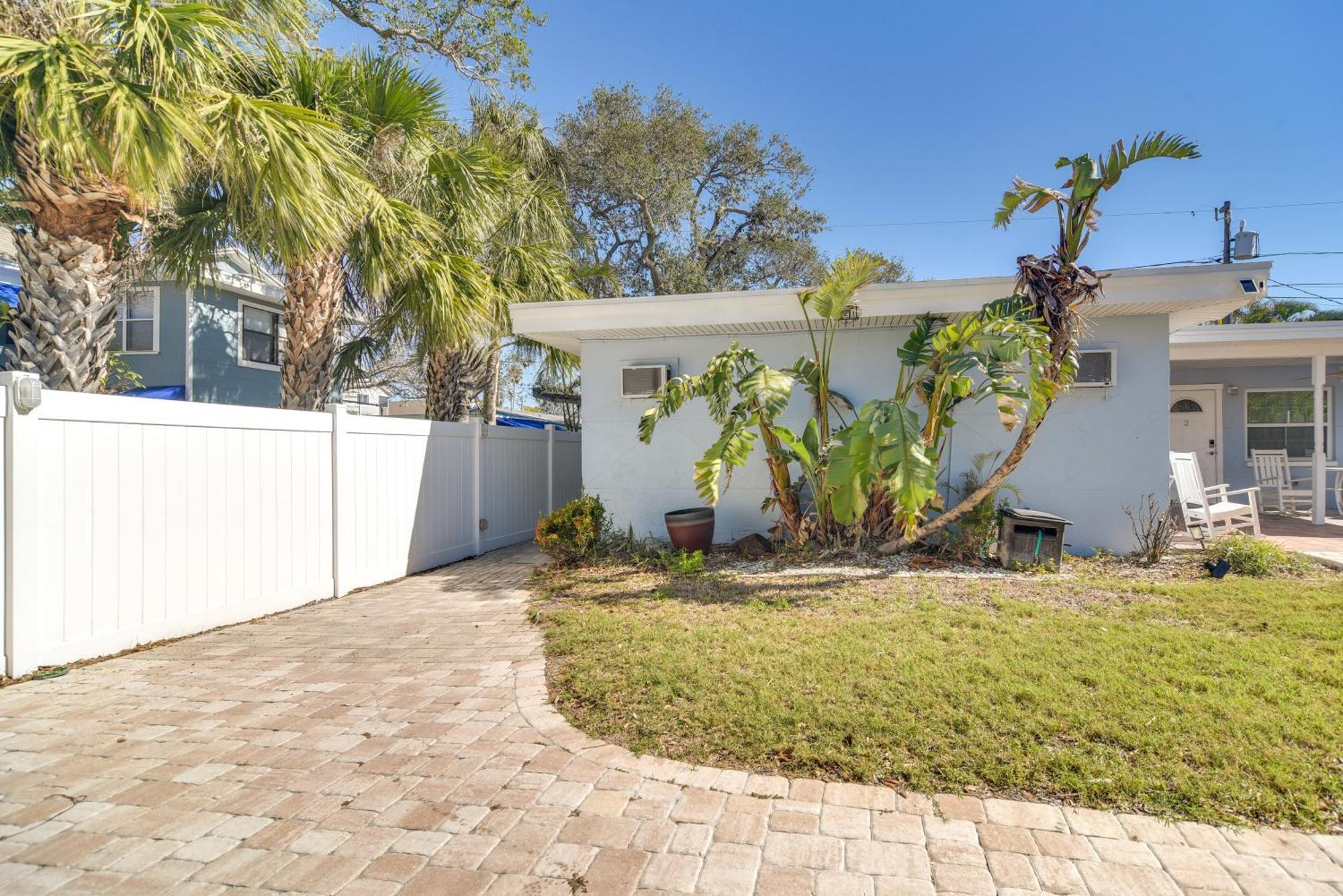Florida Unit Steps From Indian Rocks Beach Access! Клиъруотър Бийч Екстериор снимка