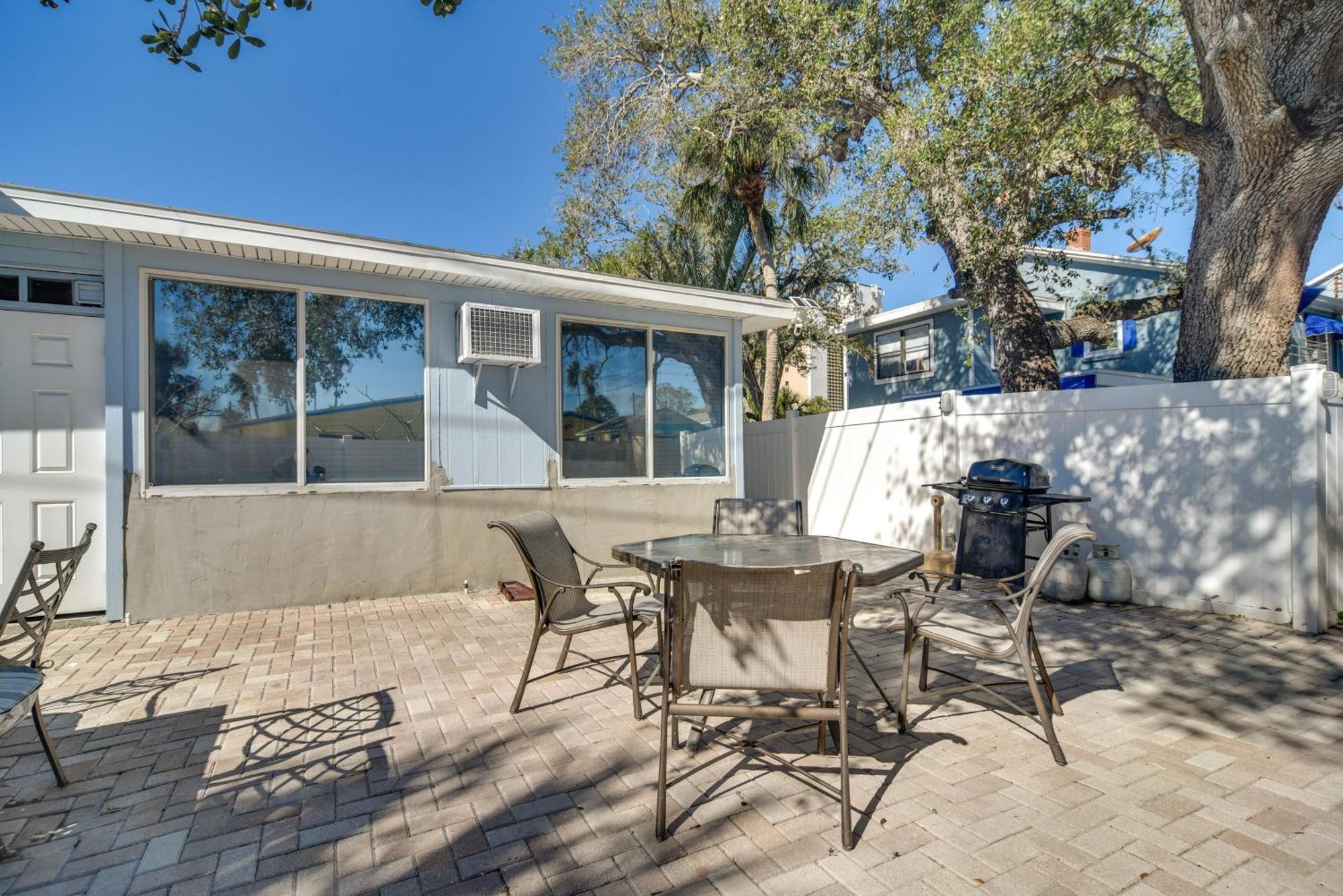 Florida Unit Steps From Indian Rocks Beach Access! Клиъруотър Бийч Екстериор снимка