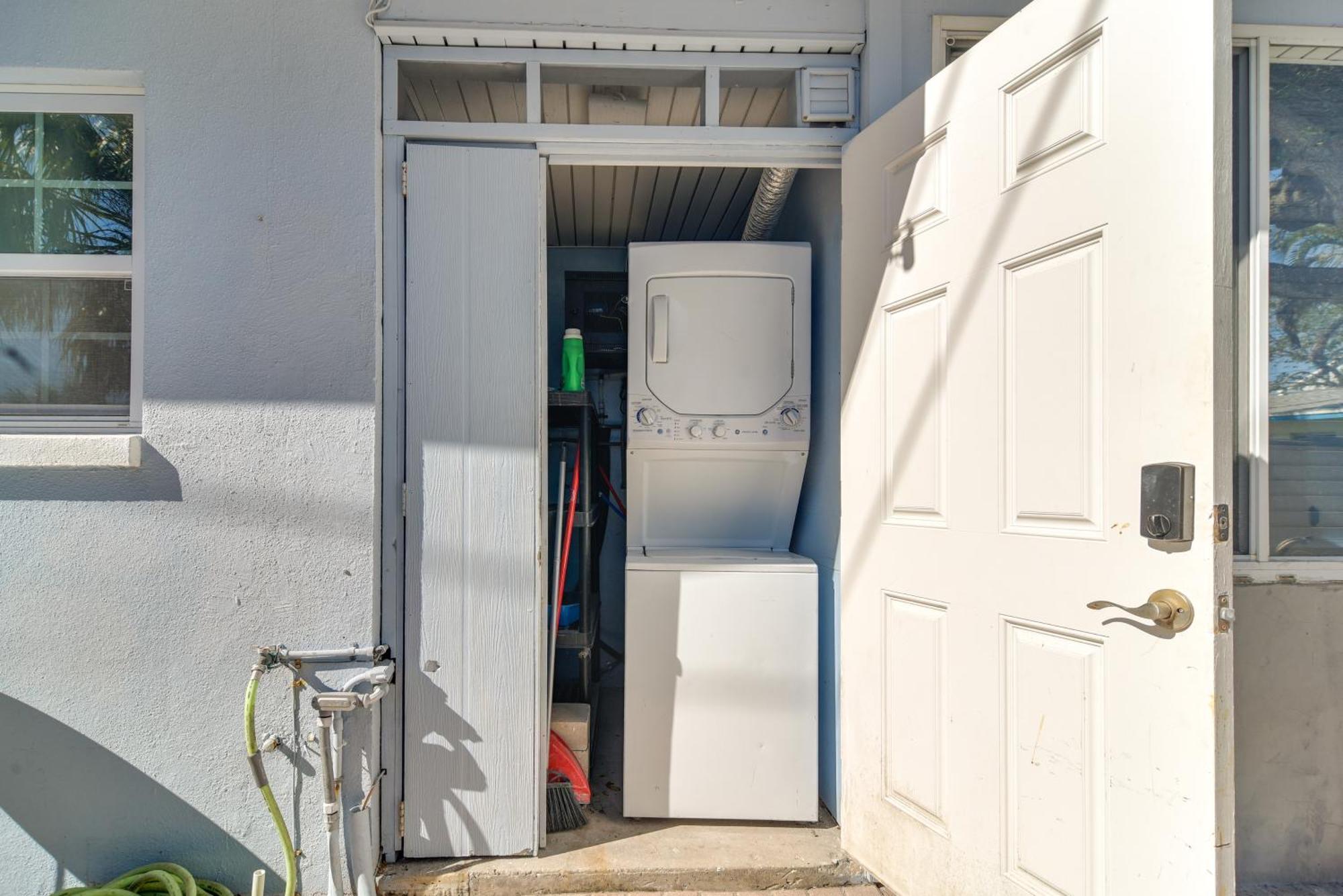 Florida Unit Steps From Indian Rocks Beach Access! Клиъруотър Бийч Екстериор снимка